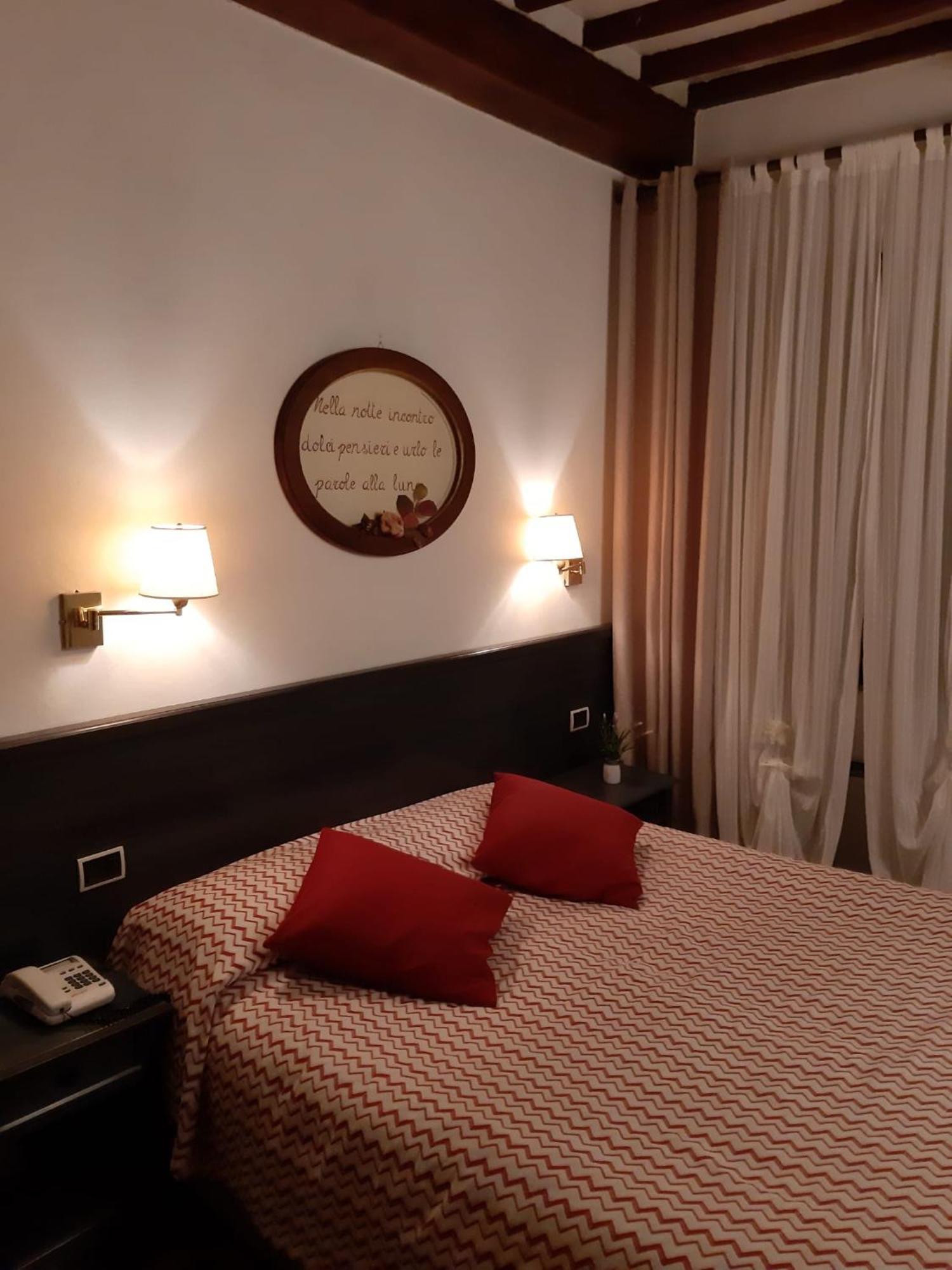 Hotel Borgo Antico Биббьена Экстерьер фото