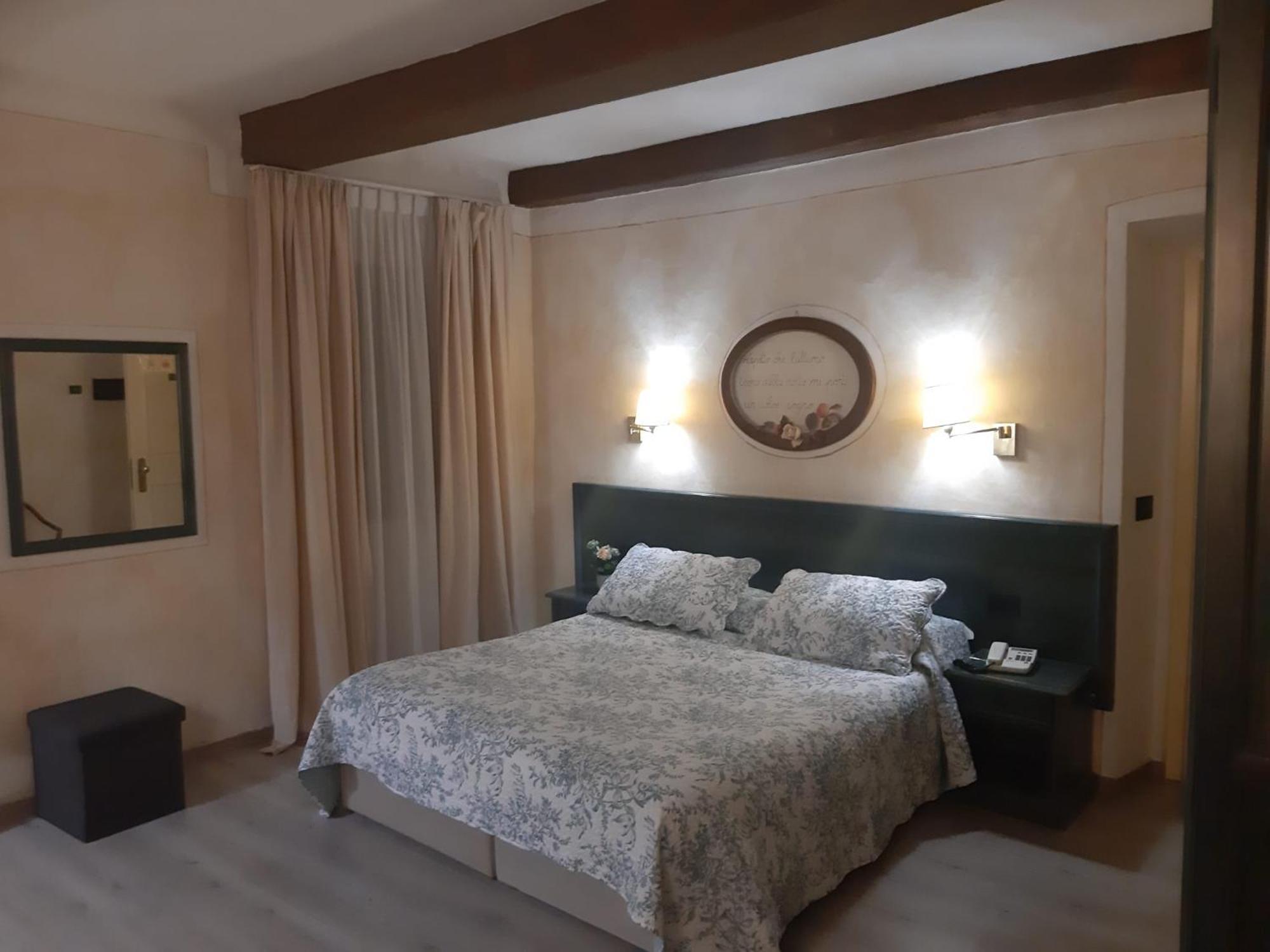Hotel Borgo Antico Биббьена Экстерьер фото