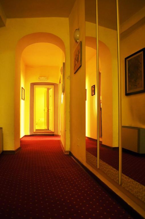 Hotel Borgo Antico Биббьена Экстерьер фото